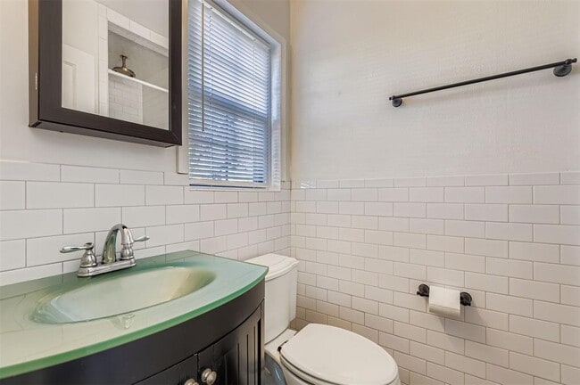 Building Photo - 5702 Fairlane Dr