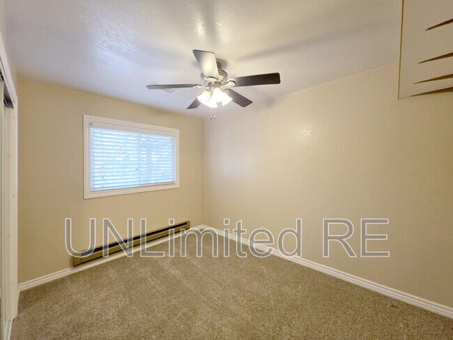 Building Photo - 2589 N Oakmont Dr