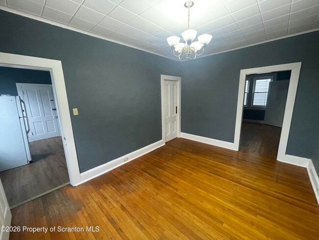 Building Photo - 949 N Irving Ave