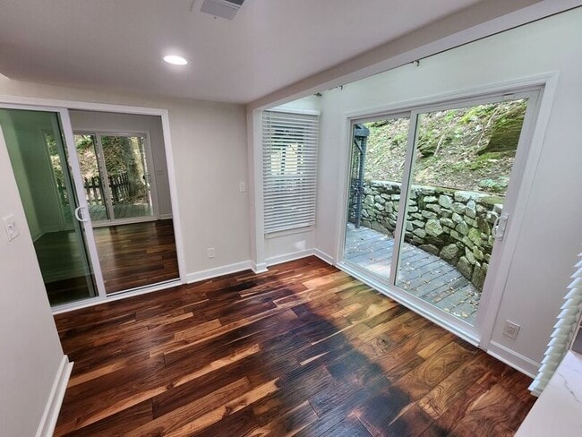 Building Photo - 7055 Riverside Dr