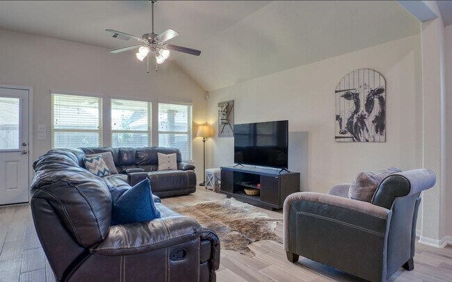 Building Photo - 32659 Timber Point Dr