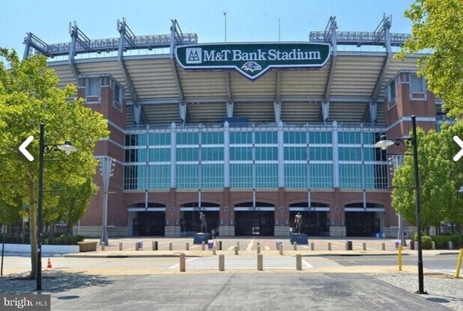 Building Photo - 111 E Cross St