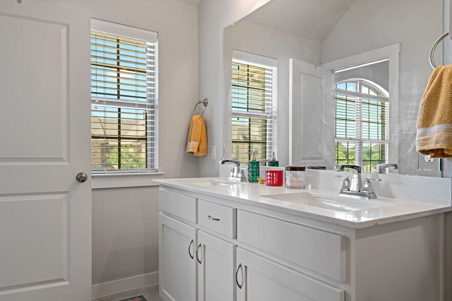 Building Photo - 2749 Starburst Dr