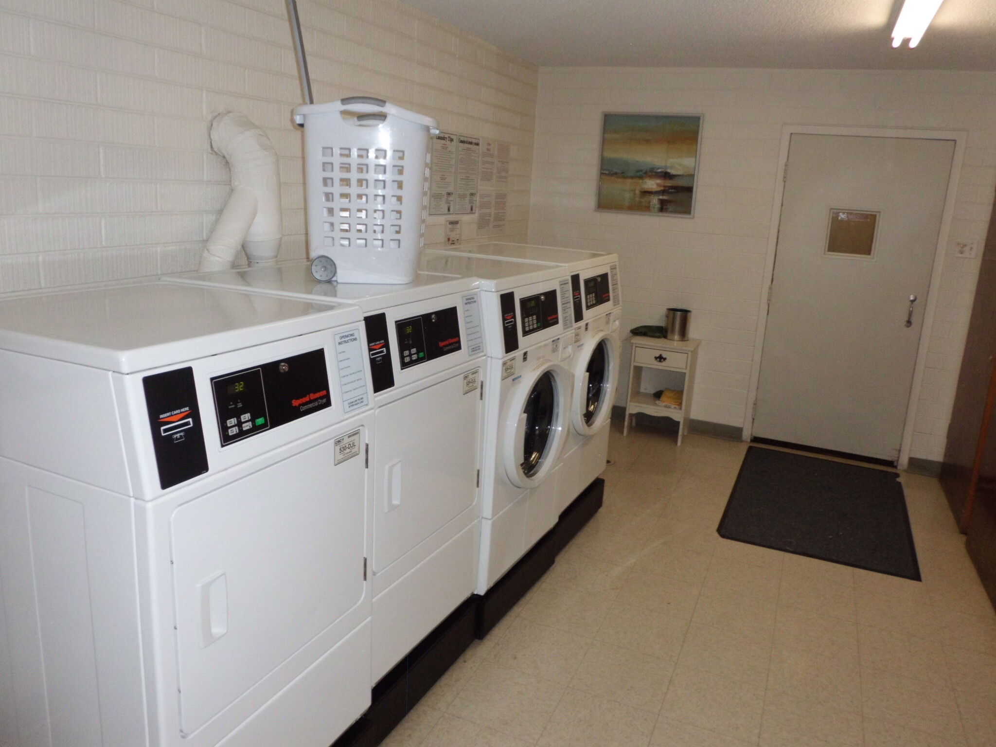 Laundry 2nd. Floor - 745 S Alton Way