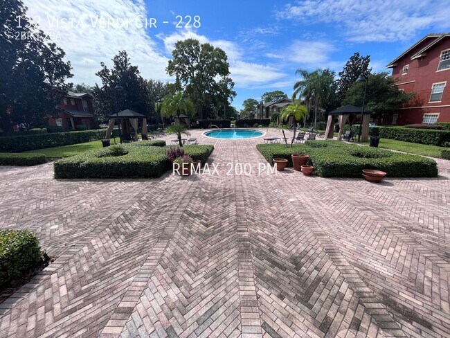 Building Photo - 132 Vista Verdi Cir