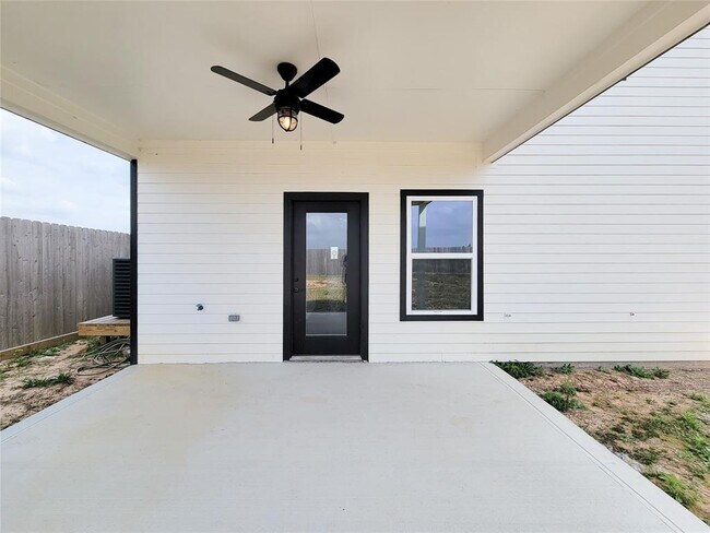Building Photo - 2731 Rd 5724