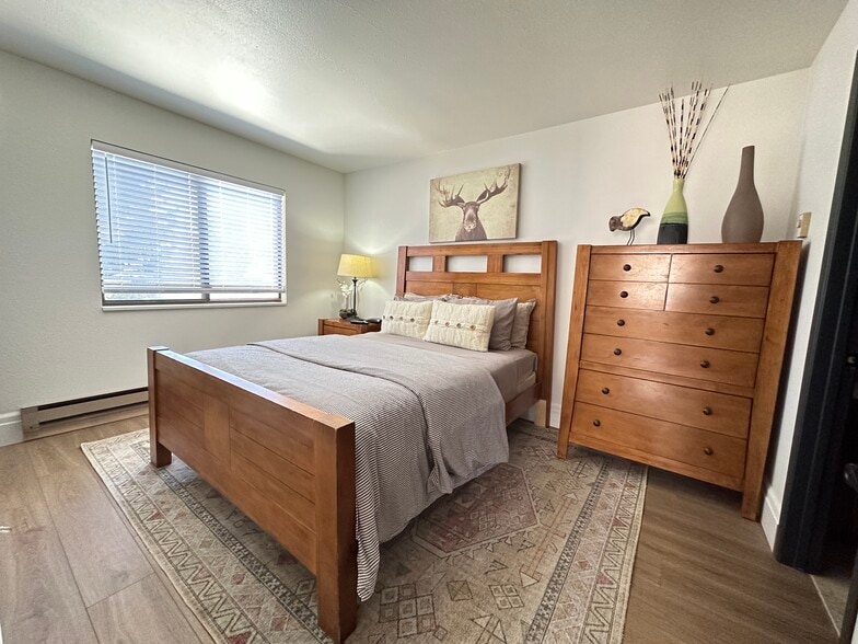 Building Photo - 2025 Canyons Resort Dr