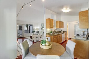 Building Photo - 242 Marina Lakes Dr