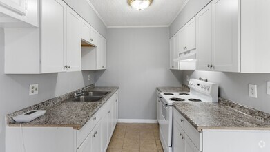 Building Photo - 2 Bedroom  Condo in St Francisville- Avail...