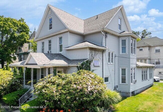 Primary Photo - 1602 Wyoming Ave