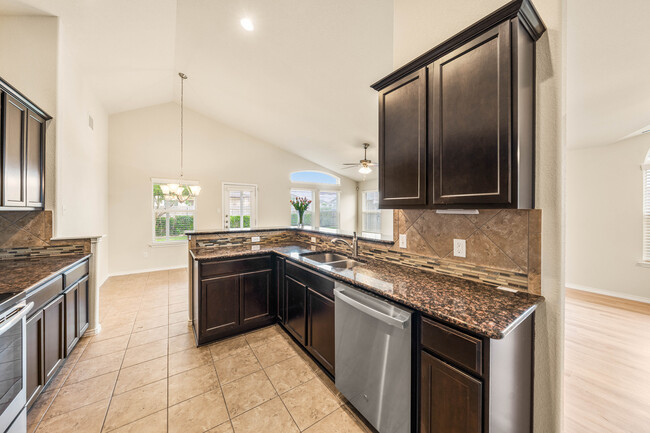 Building Photo - 6601 Cascade Dr