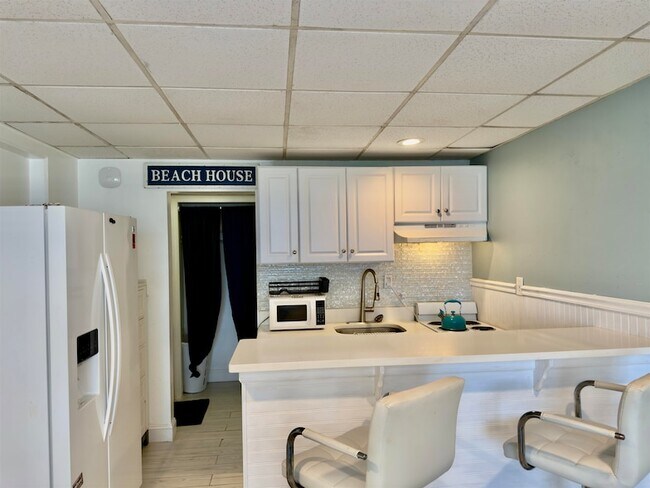 Building Photo - 14401 Front Beach Rd