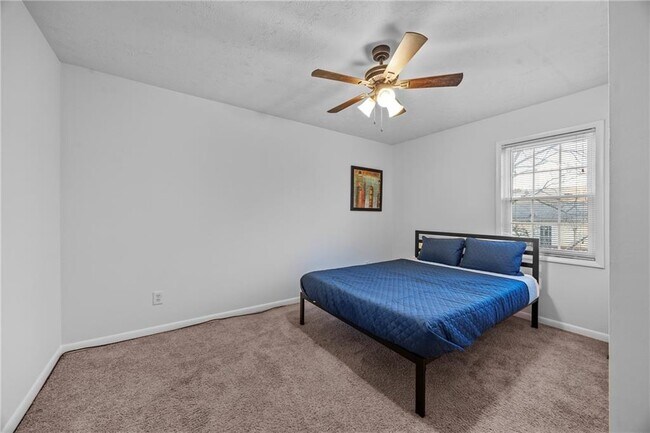 Building Photo - 2858 Spring Villa Ln