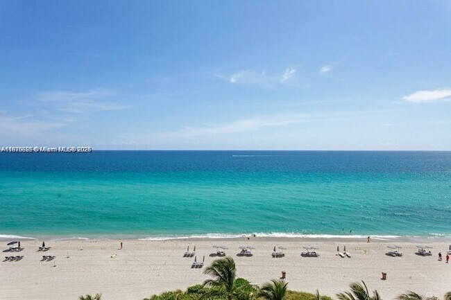 Building Photo - 17001 Collins Ave