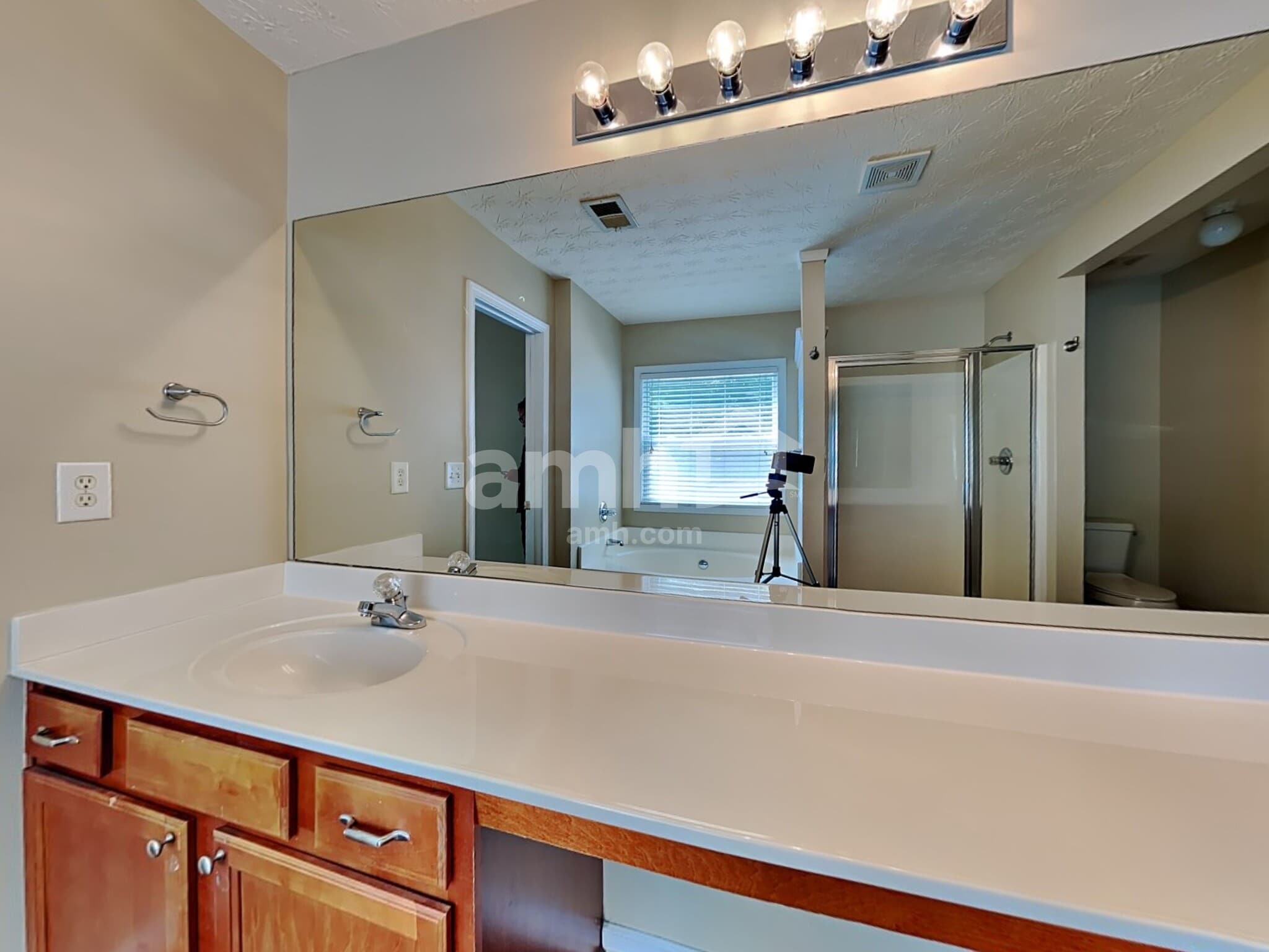 Building Photo - 311 Barberry Pl