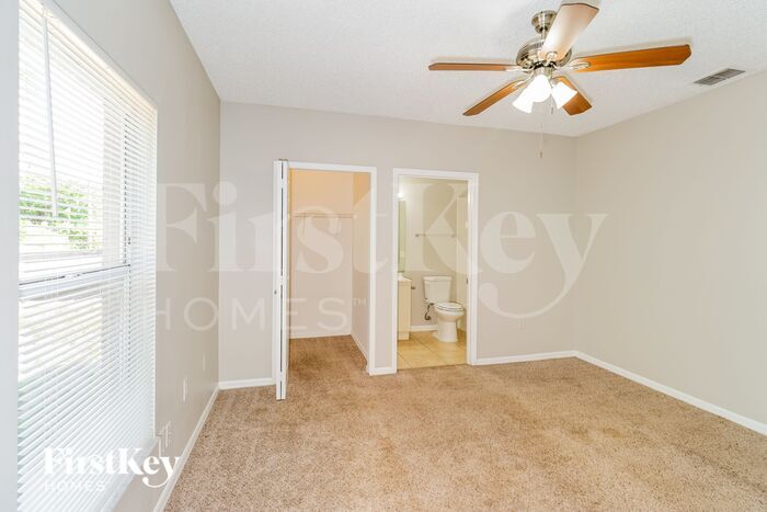 Building Photo - 1163 Schumann Dr