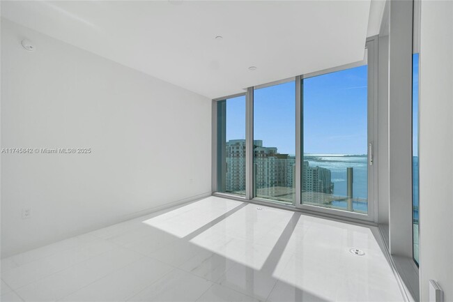 Building Photo - 300 Biscayne Blvd Way