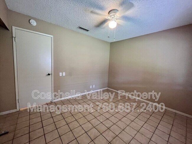 Building Photo - 40120 Sagewood Dr