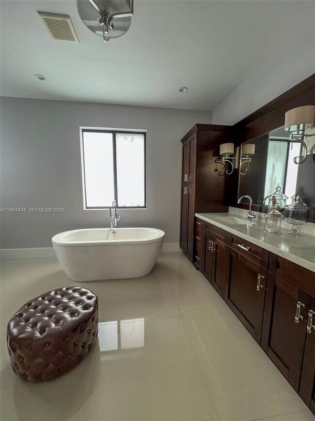 Building Photo - 14680 SW 17th St