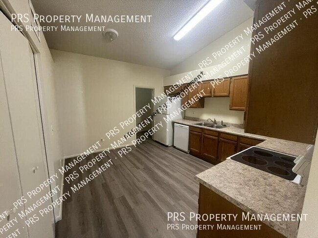 Building Photo - 727 S Hartford St