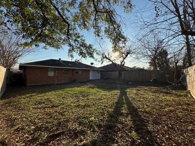 Building Photo - 8719 Tilgham St