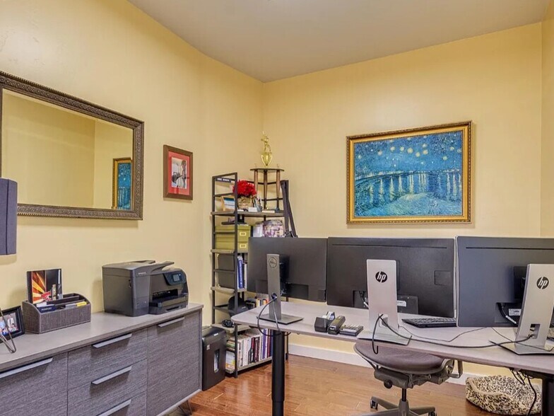 Building Photo - 310 S 4th St