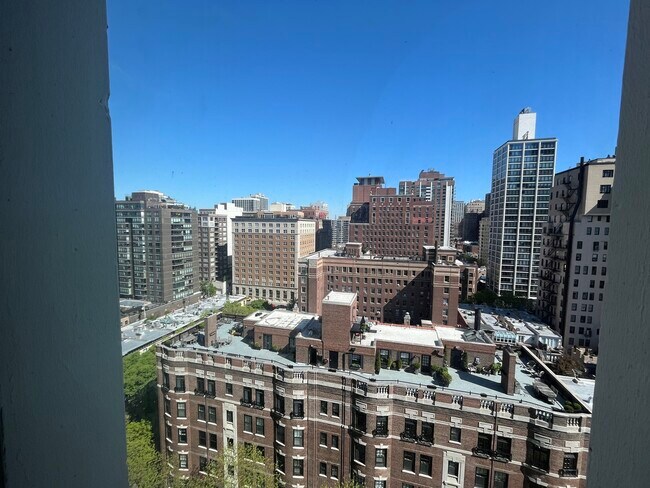Building Photo - 1 E Scott St