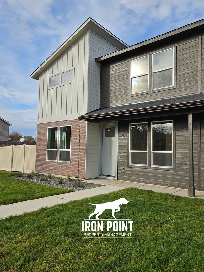 Building Photo - Brand New, Never-Lived-In 3-Bed, 2.5-Bath Townhome in Caldwell, ID – $1,000 Move-In Special!