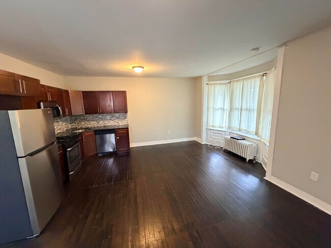 Building Photo - 45 S Pine Ave