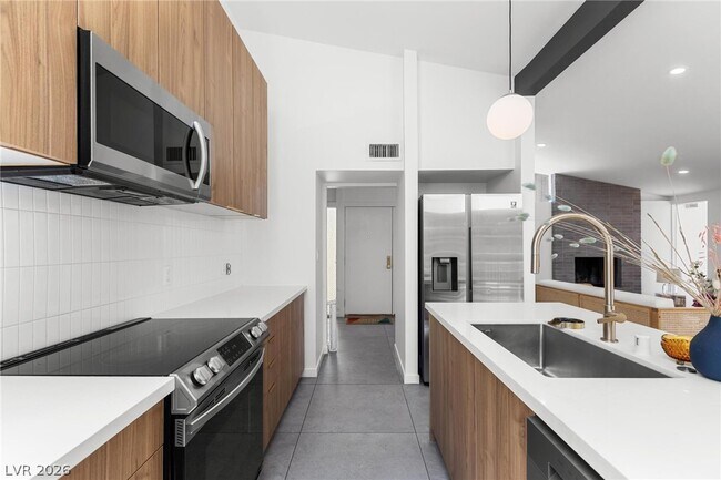 Building Photo - 1607 Pawnee Dr