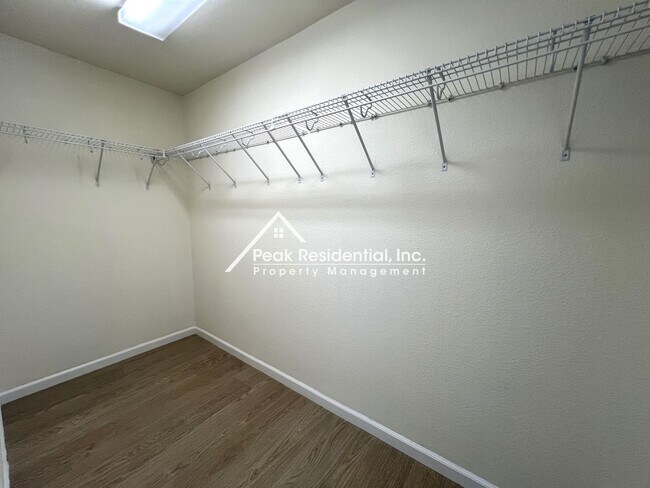 Building Photo - 8220 Sheldon Pl Dr