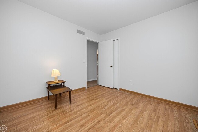 Building Photo - 24692 N Meadow Dr