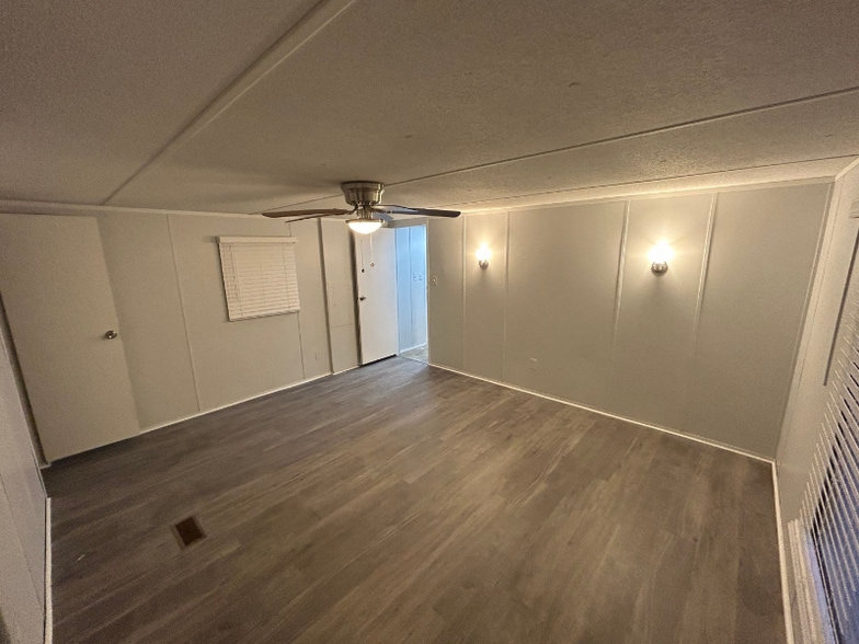 Building Photo - 1032 Deborah Ln