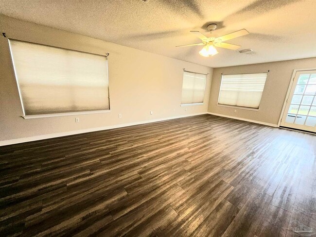 Building Photo - 3331 Two Sisters Wy