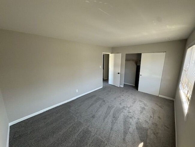 Building Photo - Cozy and Convenient 2-Bedroom Condo