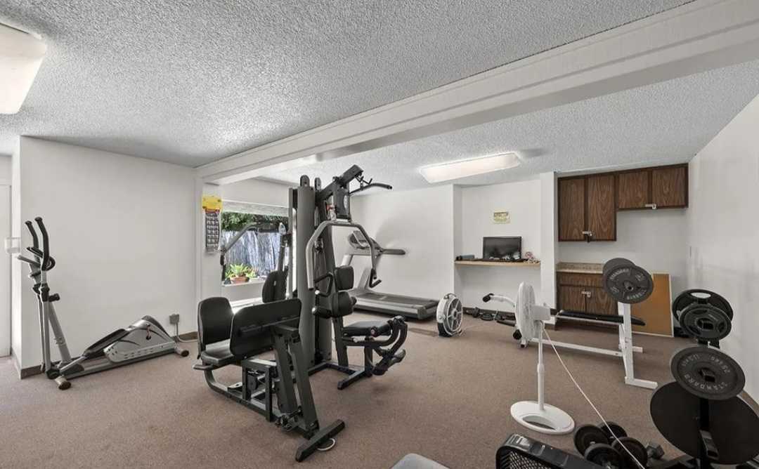 Building Photo - 6675 Mission Gorge Rd