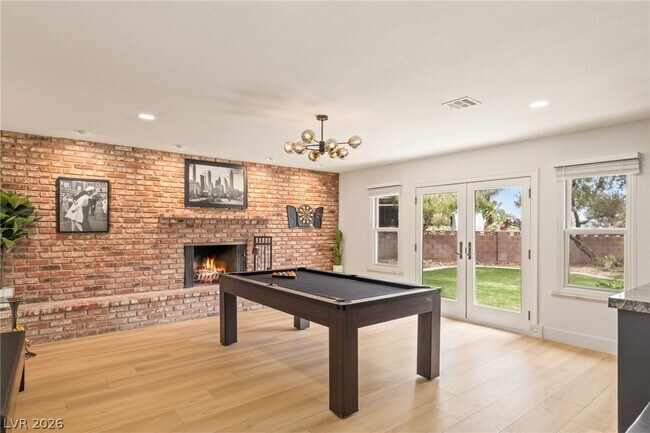 Building Photo - 4045 W Mardon Ave