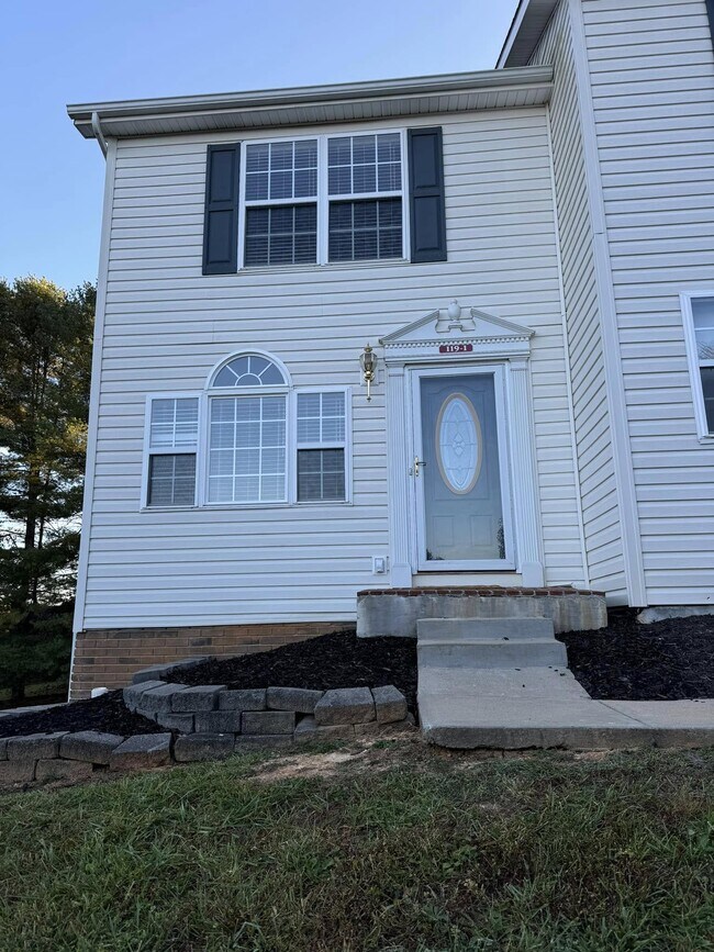 Primary Photo - 119 Amanda Ln