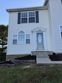 Building Photo - 119 Amanda Ln