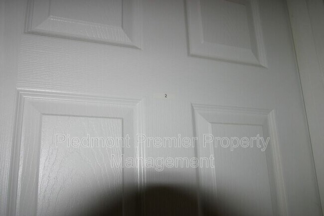 Building Photo - 1212 Brookwood Dr