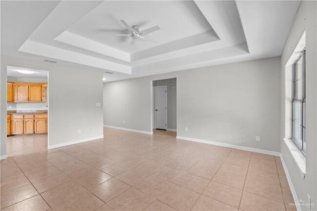 Building Photo - 14 E St