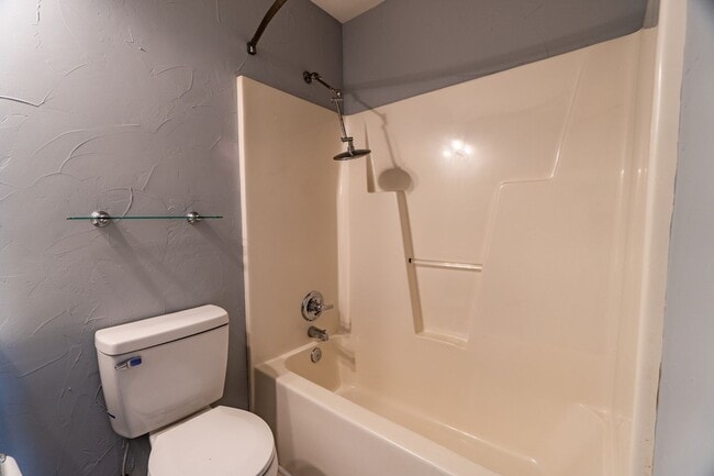 Building Photo - Beautiful one-level 3-Bedroom 2-Bath Ranch...