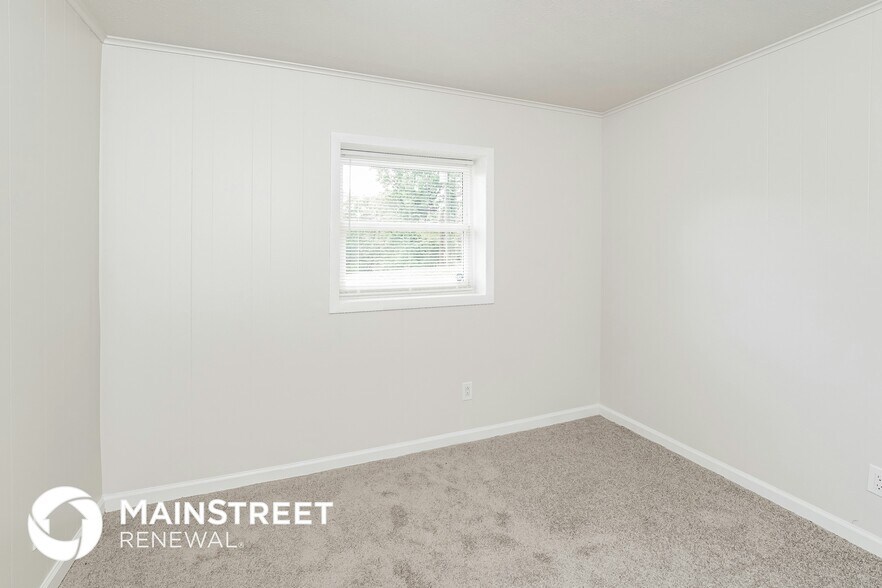 Building Photo - 6005 Villa Rd