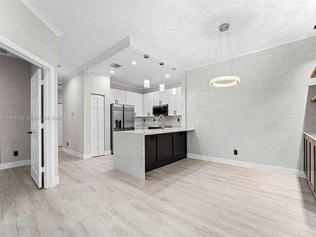 Building Photo - 4851 Bonsai Cir