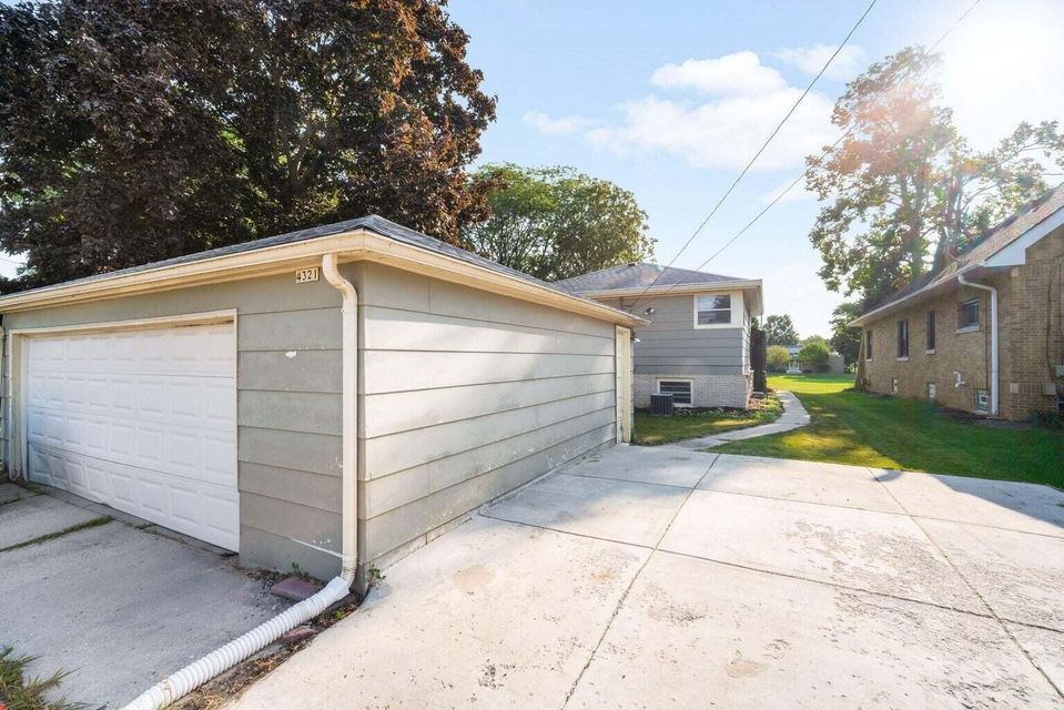 Building Photo - 4321 N 99th St