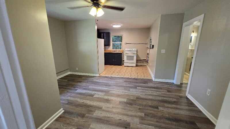Building Photo - 1507 Golf Club Ln