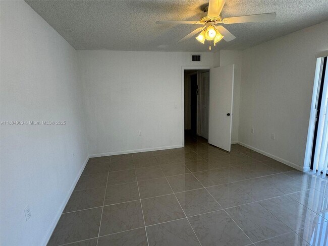 Building Photo - 719 Mill Valley Pl
