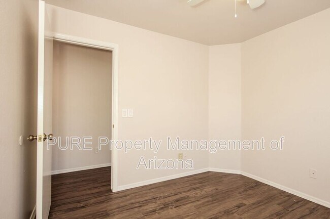 Building Photo - 3526 W Questa Dr