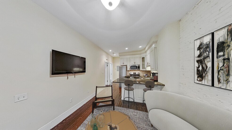 Building Photo - 3 Carmel St