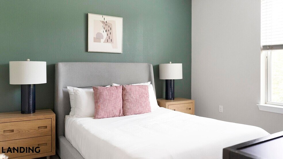 Building Photo - 215 Hunters Lk Wy